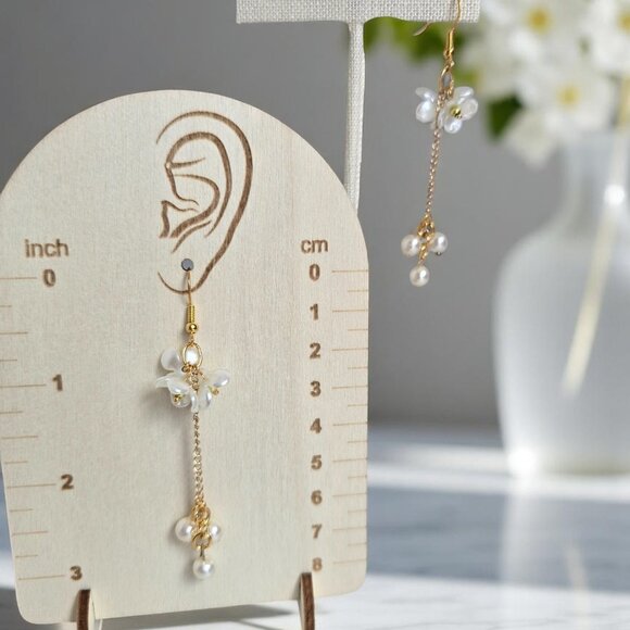 Flower Petal dangle earrings with pearl drops - Picture 4 of 4